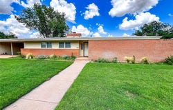 220 N 15th Avenue, Munday, TX 76371