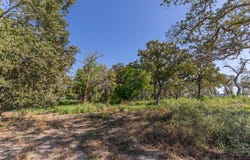 165 Cru Ct, Bellville, TX 77418