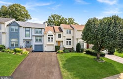 6537 PALISADES Drive, CENTREVILLE, VA 20121