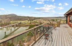 100 Tazewell, Norfork, AR 72658