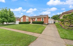 3702 Sudbury Ln, Louisville, KY 40220