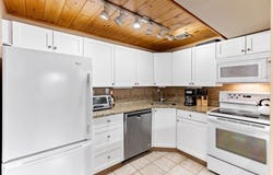 14 Webb Pl, Mansfield, MA 02048