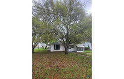 142 W 4th Street, Yorktown, TX 78164
