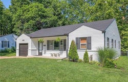 305 S East Avenue, Belton, MO 64012
