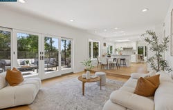 445 Kingsford Dr, Moraga, CA 94556