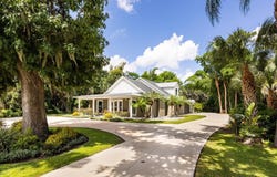 2945 LAKESHORE DRIVE, MOUNT DORA, FL 32757