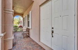 3892 Falcon Ridge Cir, Weston, FL 33331