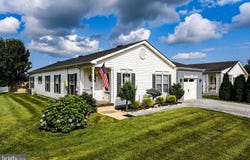 6 HILLSDALE COURT, MANAHAWKIN, NJ 08050