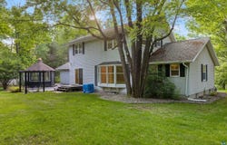 318 Viking Dr, Hoyt Lakes, MN 55750
