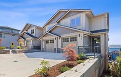823 SW 13th Street Unit #4, Newport, OR 97365