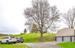 6096 Kemerer Hollow Rd, Murrysville, PA 15632