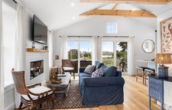 17 Goose Island Road, Narragansett, RI 02882