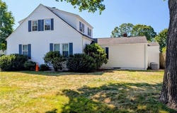 17 Stone Avenue, Warwick, RI 02889