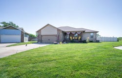 11 Savannah Dr, South Hutchinson, KS 67505