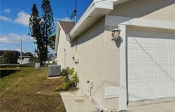 906 SW 11th Court, Cape Coral, FL 33991