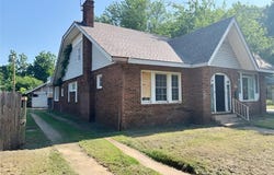 1402 W Minnesota Avenue, Chickasha, OK 73018