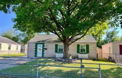 211 MAY AVENUE, NEW CASTLE, DE 19720