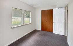 5207 Fountain Lane W, McHenry, IL 60050