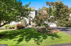 10221 EAGLE LANDING Court, BURKE, VA 22015