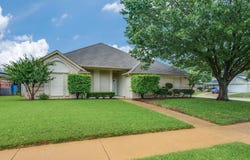 300 Vera Drive, Burleson, TX 76028
