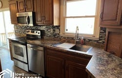 403 W State St, Mount Pleasant, IA 52641