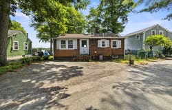 42 Taylor Point Rd., Pembroke, MA 02359
