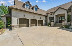 115 E Pine Meadow Ct, Andover, KS 67002