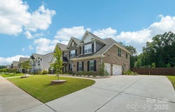 809 Brown Creek Drive, Matthews, NC 28104