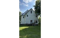 34 Troy Road, Burnham, ME 04922
