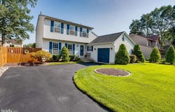 24 BREARLY DRIVE, SICKLERVILLE, NJ 08081