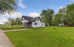 646 S Melze Street, Merrill, MI 48637