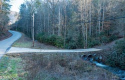 3336 Turkey Pen Branch Rd, Maryville, TN 37803