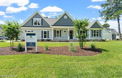 9173 Fallen Pear Lane NE, Leland, NC 28451