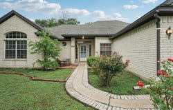 14 Country LN, Maxwell, TX 78656
