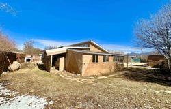 613 Duran Lane, Taos, NM 87571