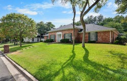 202 Trailview Drive, Woodway, TX 76712