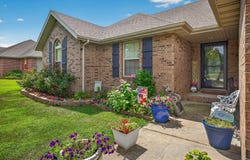 204 E Cypress Street, Clever, MO 65631