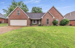 2957 VALLEY LAKE Dr, Bartlett, TN 38135