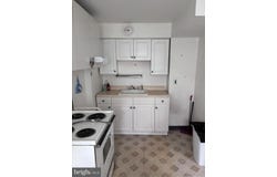 7952 ARLINGTON AVE, UPPER DARBY, PA 19082