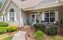 255 West Hedgelawn Way, Southern Pines, NC 28387