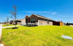 504 CRESTRIDGE Drive N, Cleburne, TX 76033