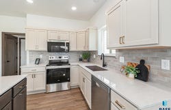 5609 S Spirea Ave, Sioux Falls, SD 57108