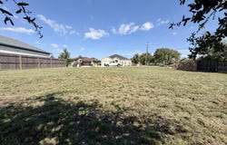 101 Parlin Ln, Fredericksburg, TX 78624