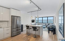 7004 Blvd E, Guttenberg, NJ 07093