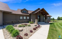 48290 Arrowhead Pl, Canton, SD 57013