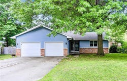 207 S Broadmoor Street, Louisburg, KS 66053