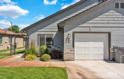 22 W Owyhee Ave, Homedale, ID 83628