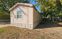 2208 E Lockwood, Wichita, KS 67216