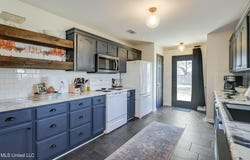 3601 N 11th Street, Ocean Springs, MS 39564