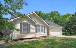 1204 NW 70th Street, Kansas City, MO 64118